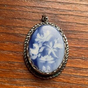 Pendant Blue and White Floral with Silver Setting